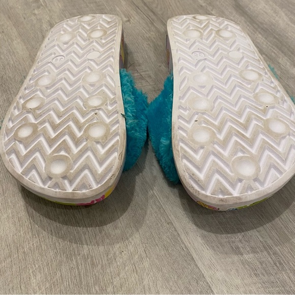 Great condition iSCREAM fluffy slides - Picture 6 of 8